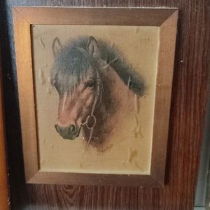 Lote de 5 Cuadros: Dos Repujados en Cobre y Tres Pinturas - imagen 5