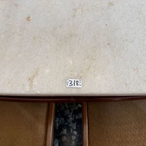 Mesa de Comedor con Tapa de Mármol y 6 Sillas de Madera y Caño - imagen 1