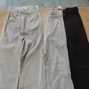 Lote siguiente: Pantalones de Pana Beige y Marrón