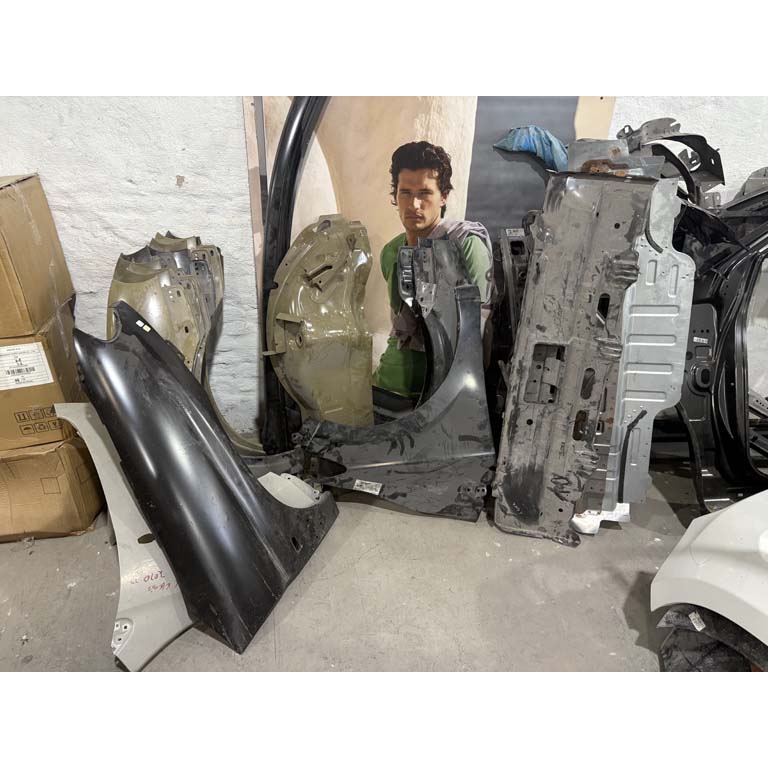 Lote siguiente: Lotes de guardabarros y accesorios para vehículos