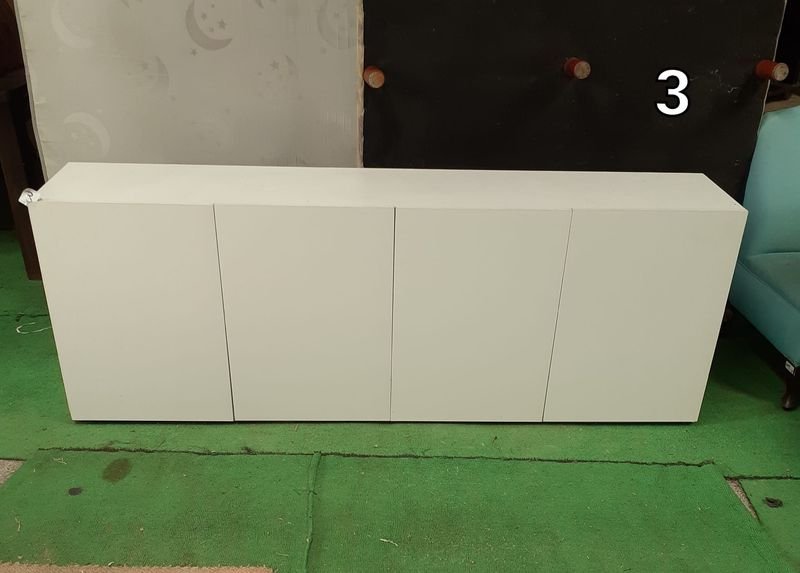 Mueble largo de cuatro puertas moderno - imagen 1