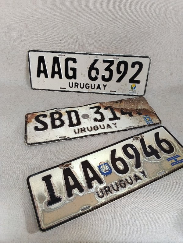 Tres placas de matrícula Uruguayas - imagen 4