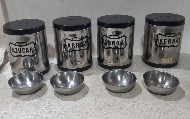 Caja con Tarros y Poteitos de Acero Inoxidable - imagen 1