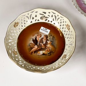 Tres Centros de Porcelana Bavaria con Decoración de Querubines - imagen 4