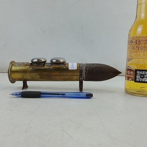 Tintero Antiguo de Trinchera Primera Guerra Mundial con Base de Proyectil y Escudos de Reims - imagen 2