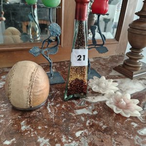 Lote siguiente: Adornos Varios: Porta Velas, Velas y Mate Decorativo