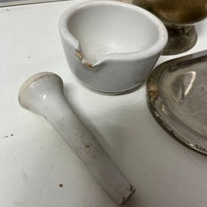 Champagnera y Bandeja Metálica con Mortero de Mármol Blanco - imagen 6