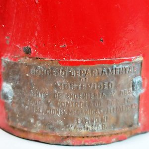 Antiguo Extinguidor de Fuego "El Torero" Rojo Metálico Decorativo - imagen 4