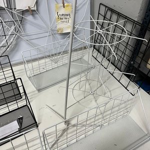 Exhibidores Metálicos y Relojes Variados - imagen 9