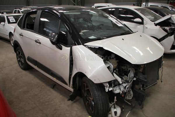 Citroën C3 Blanco con Techo Negro - Vehículo para repuestos o reparación - imagen 1