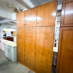 Mueble de madera de 5 puertas - imagen 2
