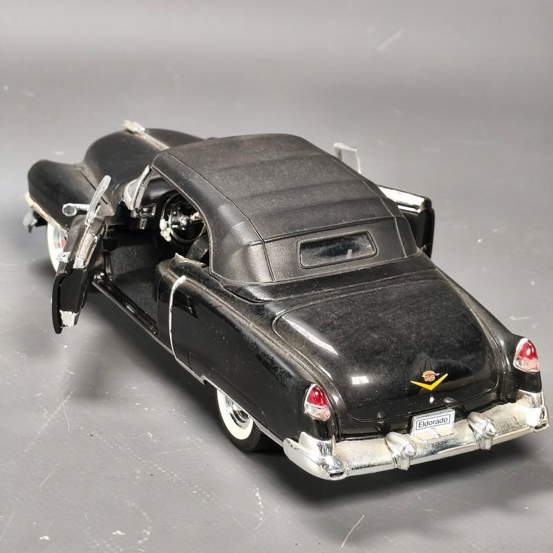 Modelo de Auto Cadillac El Dorado 1955 en Escala 1/24 en Metal - imagen 5