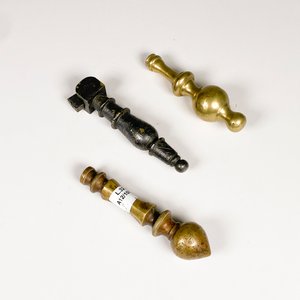 Tres Llamadores de Bronce para Puerta - imagen 2