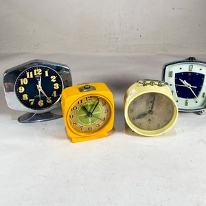 Lote siguiente: Lote de Cuatro Relojes Despertadores Antiguos