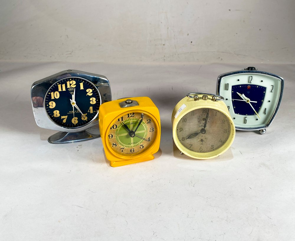 Lote de Cuatro Relojes Despertadores Antiguos