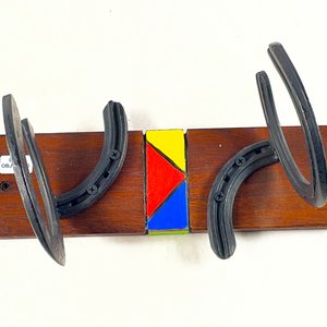Perchero de Madera y Hierro con Diseño Abstracto - imagen 2