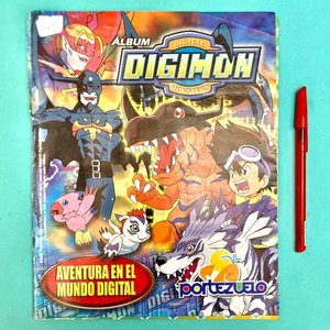 Lote siguiente: Álbum Digital de Digimon "Aventura en el Mundo Digital" Portezuelo