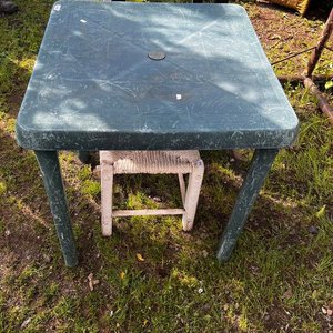 Mesa Cuadrada de PVC Verde 70x70x70 cm - imagen 3