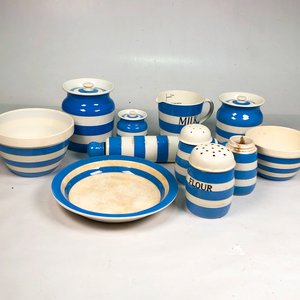 Conjunto de Porcelana Inglesa Blanca y Celeste: Frascos, Bowls, Saleros y Más - imagen 2
