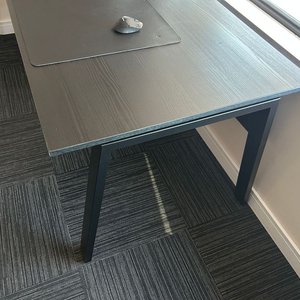 Lote anterior: Escritorio Negro con Patas Metálicas - 1.70x0.70m (2 Unidades)