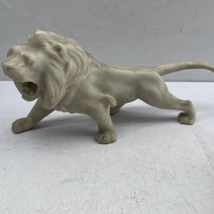 Estatuilla de León Rugiendo en Marmolina - imagen 2