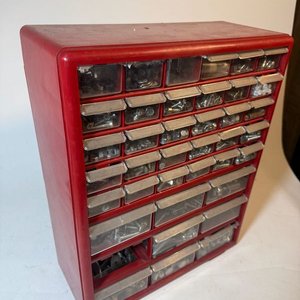 Organizador de Tornillería con Múltiples Cajones y Tornillos Varios - imagen 2