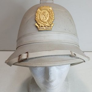 Lote anterior: Casco de Policía Italiano Brescia Talle 55 con Emblema Dorado