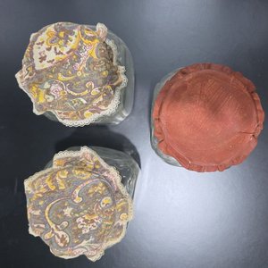 Lote de 3 Frascos de Vidrio con Tapas Textiles y de Metal - imagen 3