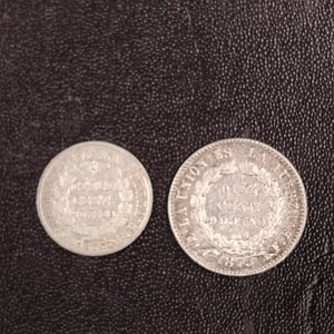Lote de 2 Monedas Bolivianas de Plata: 5 Centavos 1877 y 10 Centavos 1875 - imagen 5