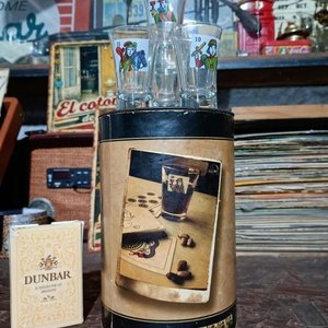 Tarro de Grappa y Truco Dunbar con 4 Copitas de Cartas - imagen 5