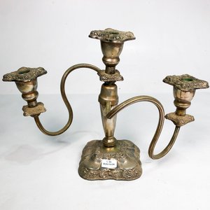 Candelabro de Metal Plateado para Tres Velas - imagen 2