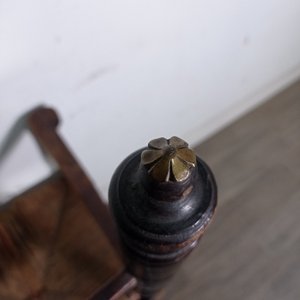 Sillón bajo de madera de pino con asiento de cardo y avería - imagen 6