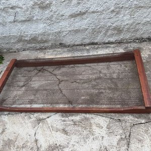 Lote anterior: Jergón de Cama de Una Plaza con Marco de Madera