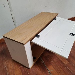 Arcón de Madera y Blanco con Herrajes Decorativos - imagen 4