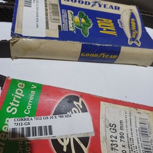 Caja de Correas de Distribución y Repuestos Varios para Automóvil - imagen 4