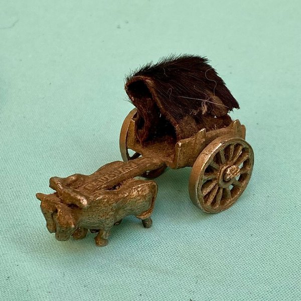 Lote de artículos variados: sujetadores, caja y accesorios - imagen 4