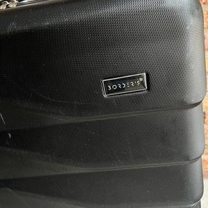 Valija Rígida Negra Coder con Detalle en Rueda - imagen 5