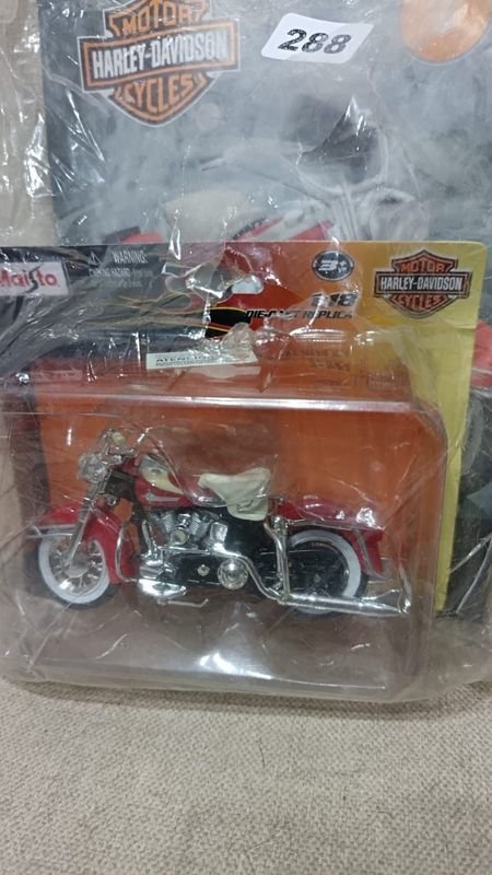 Miniatura de Motocicleta Harley-Davidson Maisto en Envase