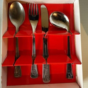 Set de Vajilla Infantil: Plato Térmico y Cubiertos con Dibujos Animados - imagen 3