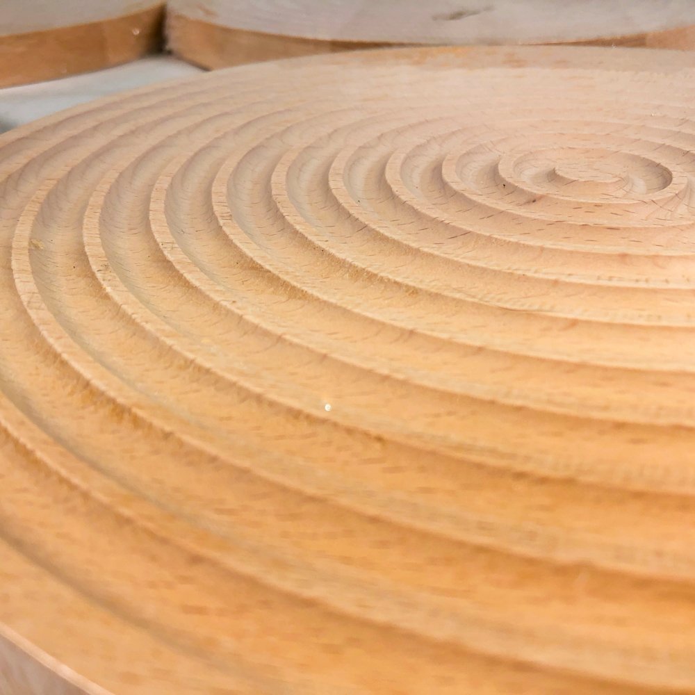 Cuatro tablas circulares de madera - imagen 3