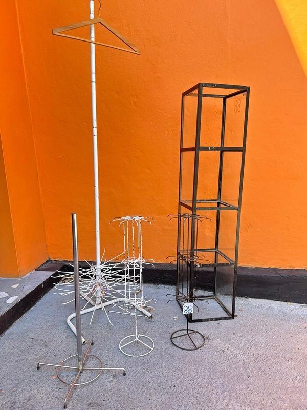 Percheros y Minipercheros de Metal para Guardar Ropa - imagen 4
