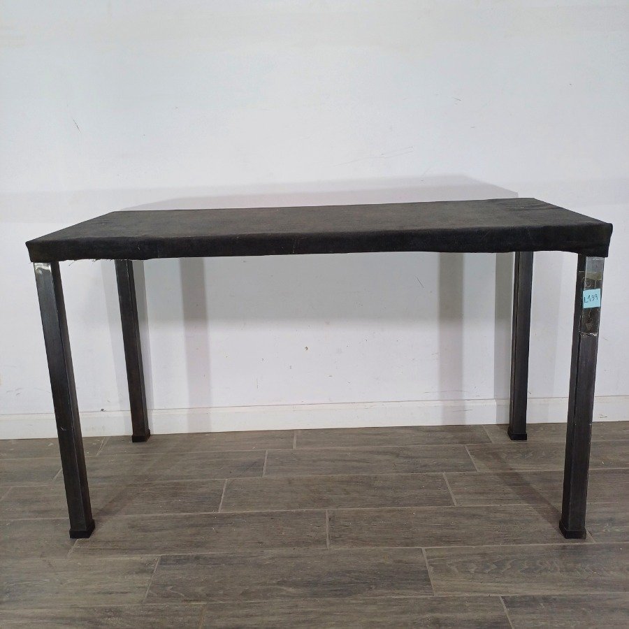 Mesa rectangular en metal con tapa forrada en tela - imagen 4