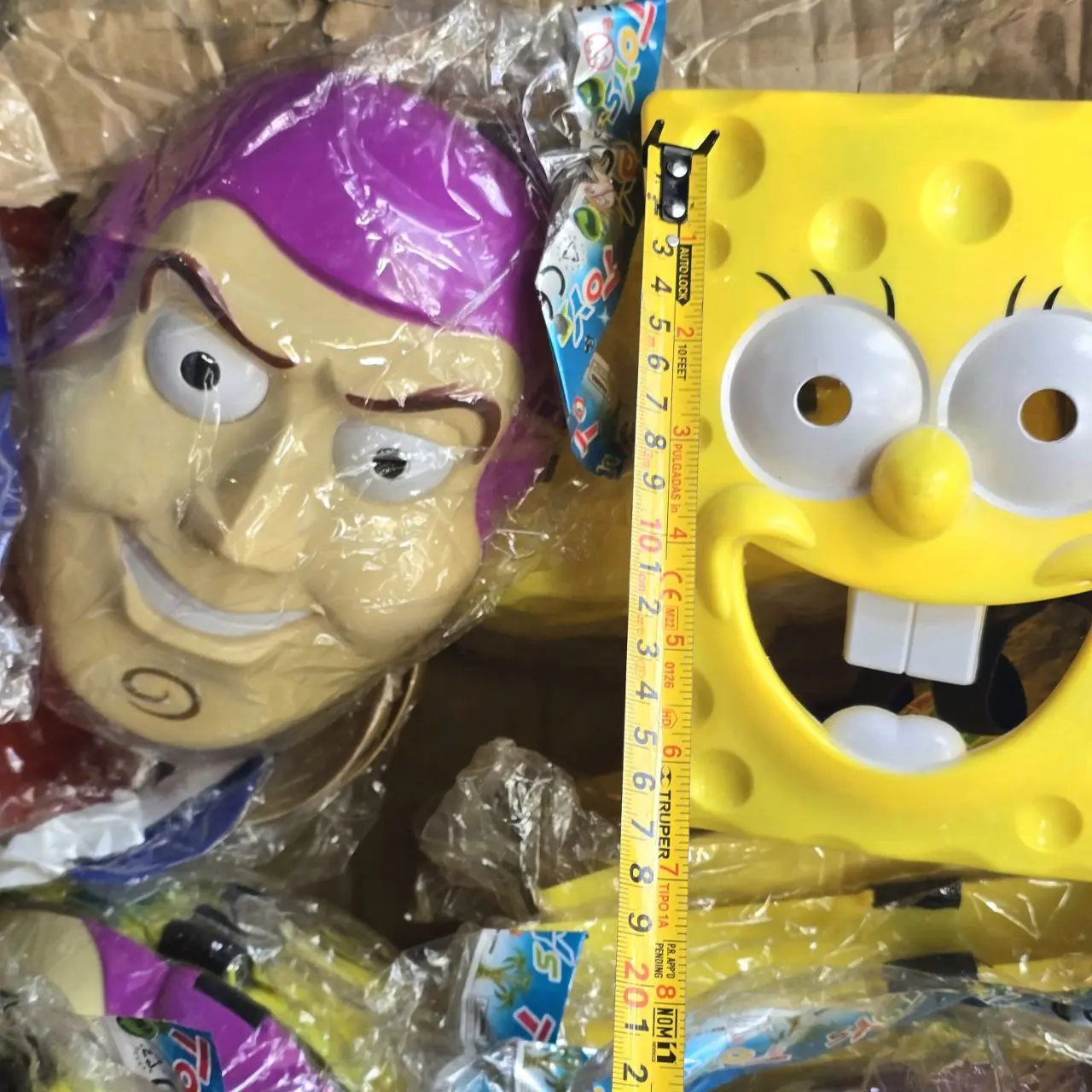 Máscaras de personajes infantiles y accesorios - imagen 2
