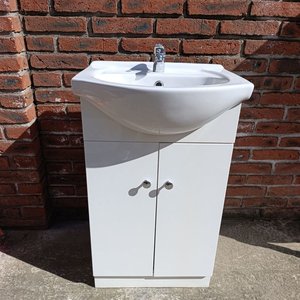 Mueble de Baño Blanco con Bacha y Grifería Monocomando - imagen 1