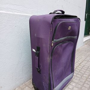 Valija de Tela Color Violeta con Ruedas - imagen 5