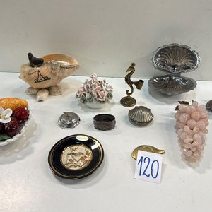 Lote de 12 Adornos Varios: Racimos de Uva, Caracoles, Paloma y Más - imagen 2