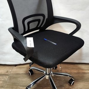 Silla de Escritorio Giratoria Negra con Respaldo Lumbar en Malla - imagen 2