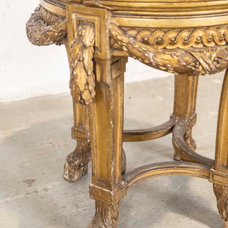 Mesita de sala circular estilo Luis XVI con tapa de mármol y dorado - imagen 3
