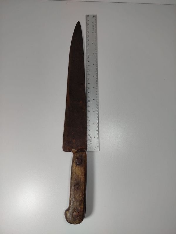 Cuchilla antigua con cabo de madera y hoja de acero al carbono - imagen 2