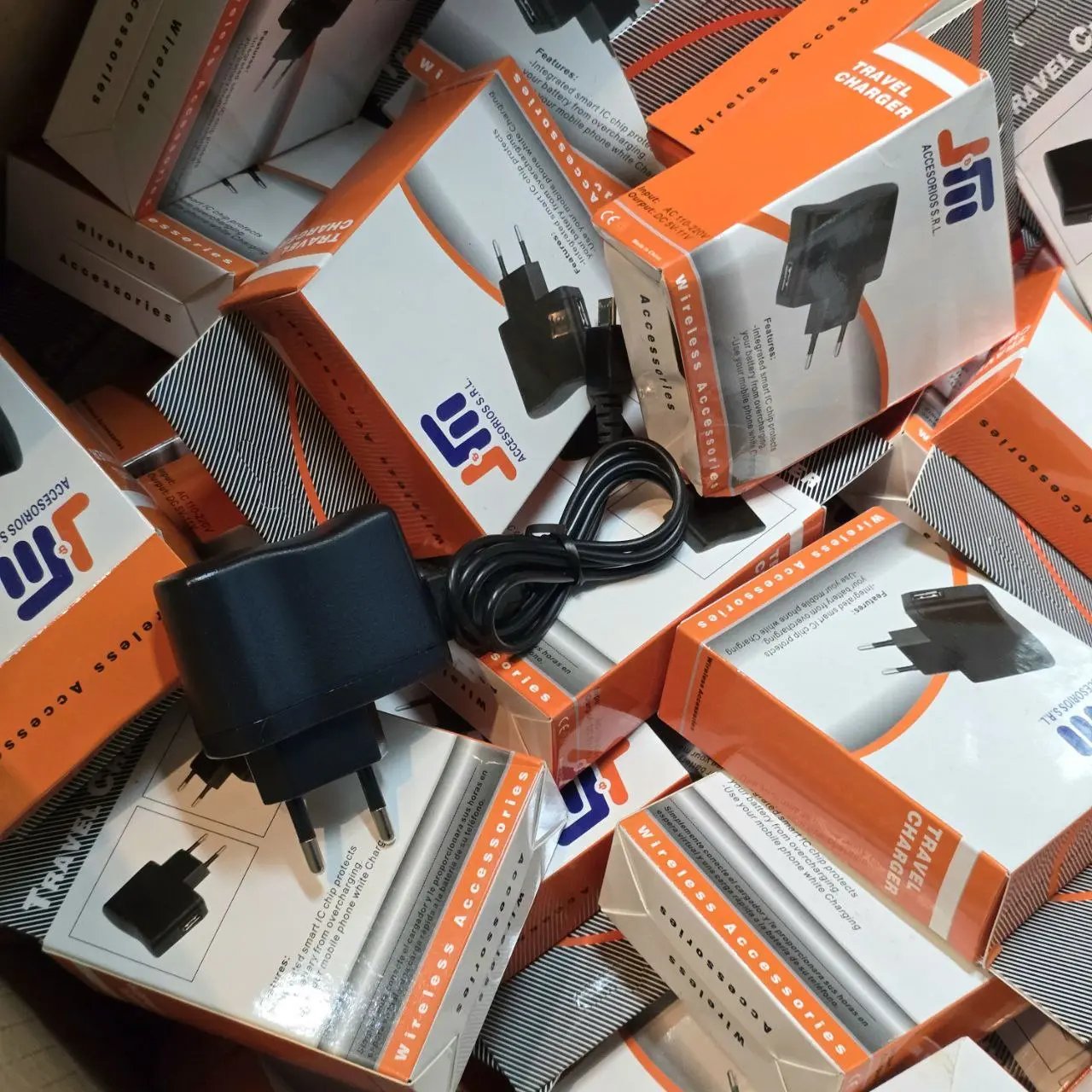 Cargadores mini USB en cajas de viaje - imagen 2